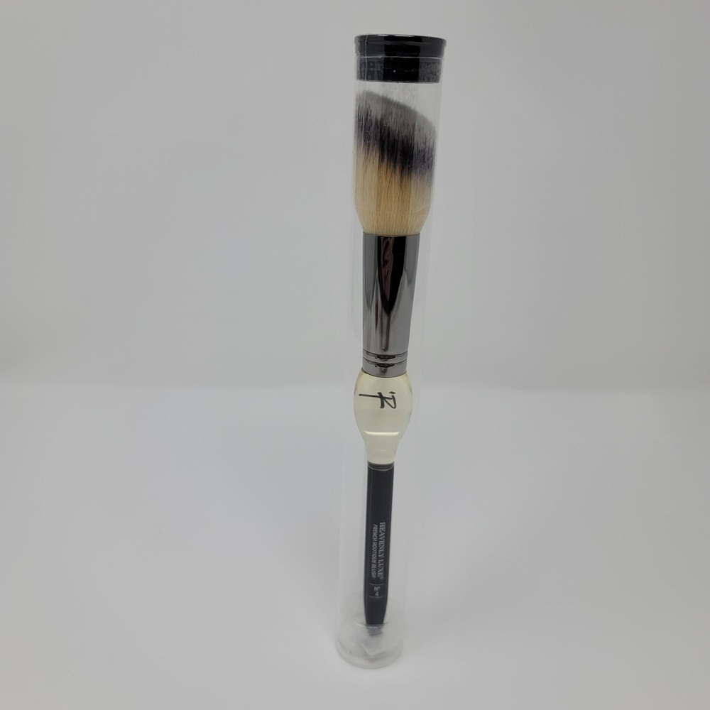 IT Cosmetics Heavenly Luxe French Boutique Blush Brush No 4‎ Makeup Tool